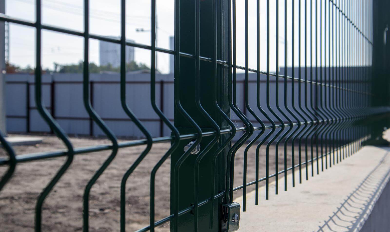Weld mesh fencing